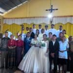 Ikatan Suci: Dua Pasangan Menikah Sekaligus Baptis Buah Hati di Gereja Santo Fransiskus Xaferius Lew...